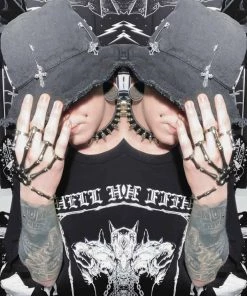 ALTERBABE ACCESSORIES Crossed Safety Pin Bucket Hat