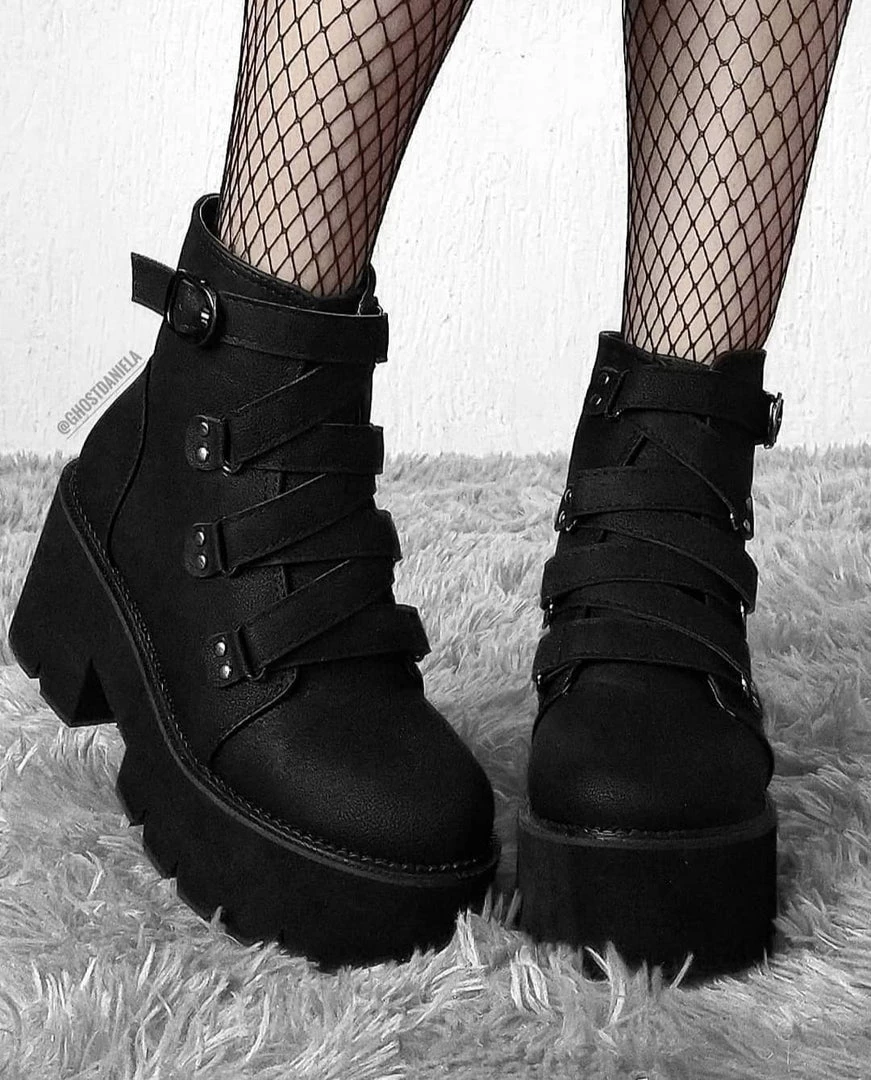 ALTERBABE FOOTWEAR Buckle Buddy Boots