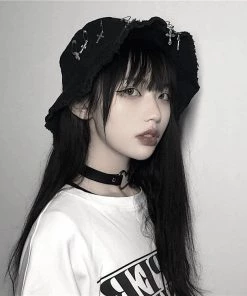ALTERBABE ACCESSORIES Crossed Safety Pin Bucket Hat