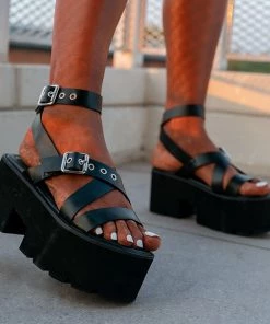 ALTERBABE Strappy Buckle Platform Sandals NEW